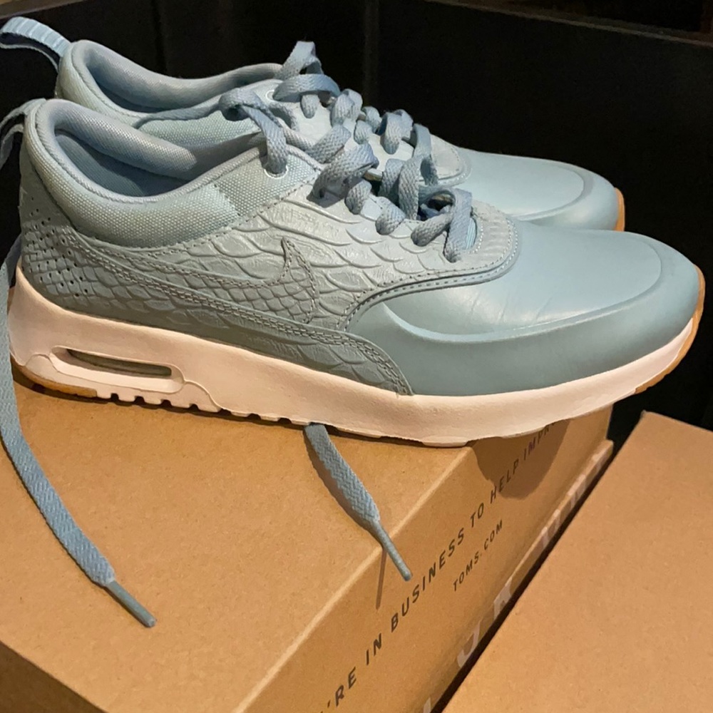 Nike air max Thea size 6 light blue . Wore once